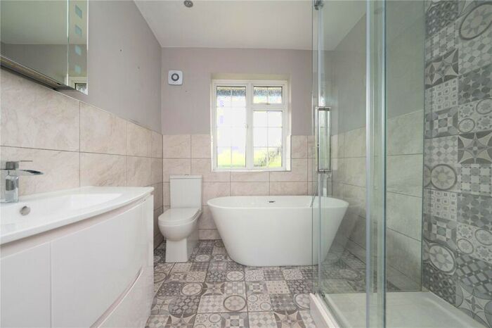 2 Bedroom Flat For Sale In Grange Street, St. Albans, Hertfordshire, AL3