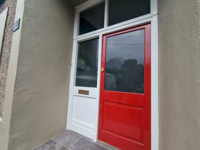 3 Bedroom Apartment To Rent In Ferncliffe, Menai Bridge, LL59