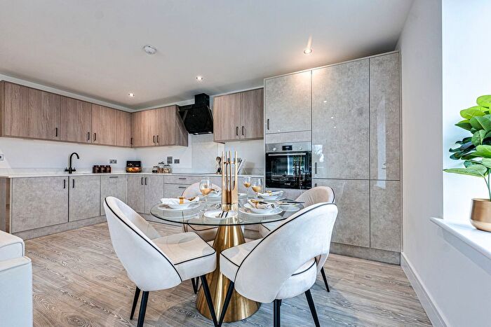 2 Bedroom Flat To Rent In Kenneth Road, Benfleet, SS7