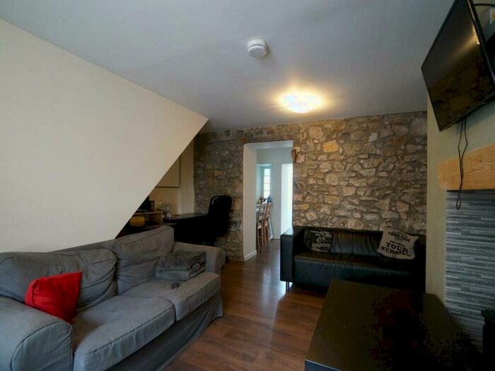 3 Bedroom House To Rent In Mason Street, Bangor, Gwynedd, LL57