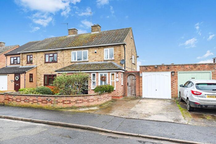 3 Bedroom Semi-Detached House For Sale In Kisby Avenue, Godmanchester, PE29