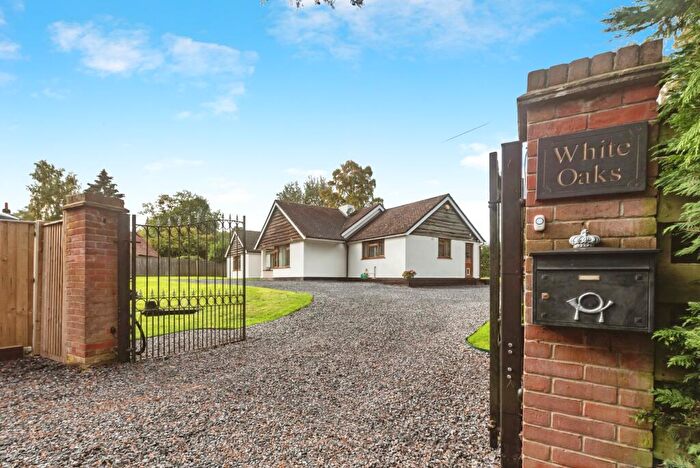 4 Bedroom Detached Bungalow For Sale In Ashford Hill, Thatcham, RG19