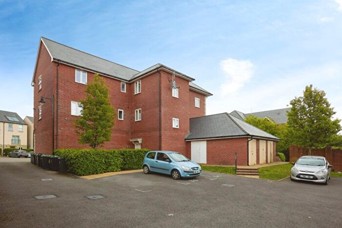 2 Bedroom Flat For Sale In Mampitts Lane, Shaftesbury, SP7