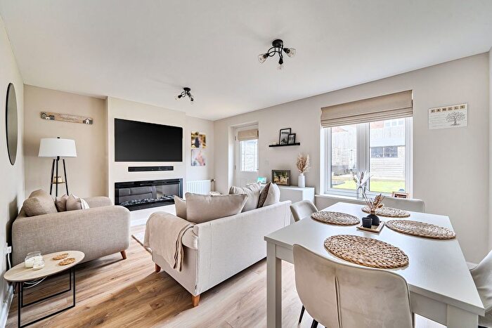 2 Bedroom End Of Terrace House For Sale In Turnberry Close, Southampton, SO32