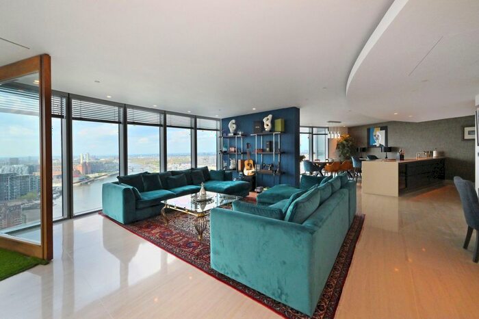 3 Bedroom Flat To Rent In St. George Wharf, London, SW8