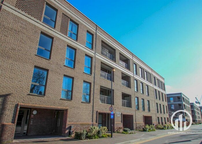 2 Bedroom Flat To Rent In Adenmore Road, London, SE6