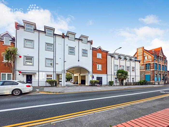 2 Bedroom Apartment For Sale In Silver Street, Reading, RG1