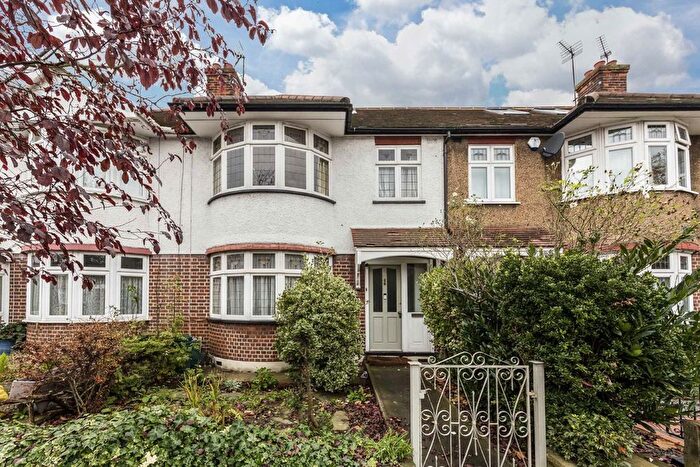 4 Bedroom Property For Sale In Burnham Way, West Ealing, W13