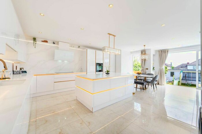 4 Bedroom Semi-Detached House To Rent In Dollis Hill Avenue, Gladstone Park, London, NW2