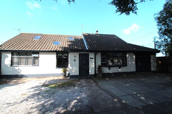 4 Bedroom Detached Bungalow For Sale In Pembroke Place, Leyland, Lancashire, PR25