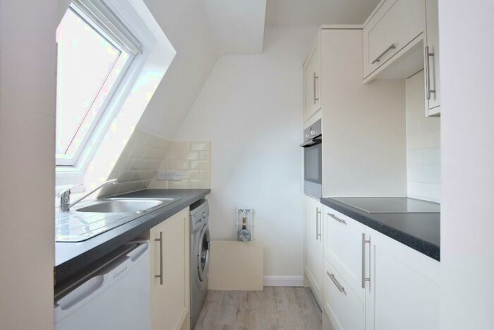 1 Bedroom Apartment To Rent In Cedar Road, Sutton, Surrey, SM2