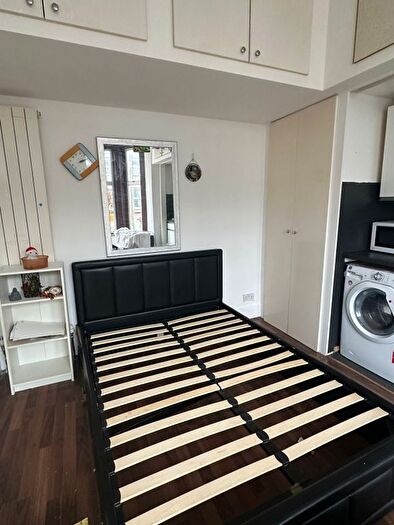Studio To Rent In Meath Road, Ilford, IG1