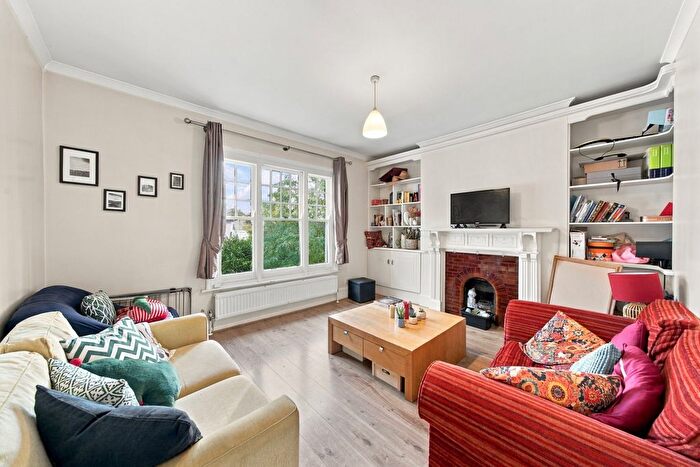 3 Bedroom Flat For Sale In Adys Lawn, St Pauls Avenue, NW2