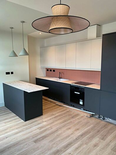 3 Bedroom Maisonette To Rent In Parkstone Road, Poole, Dorset, BH15
