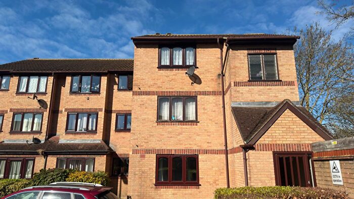 1 Bedroom Flat For Sale In Harewood Terrace, Southall, Middlesex, UB2