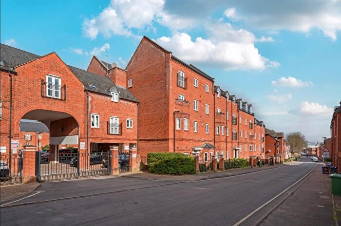 2 Bedroom Flat For Sale In Banbury, Oxfordshire, OX16