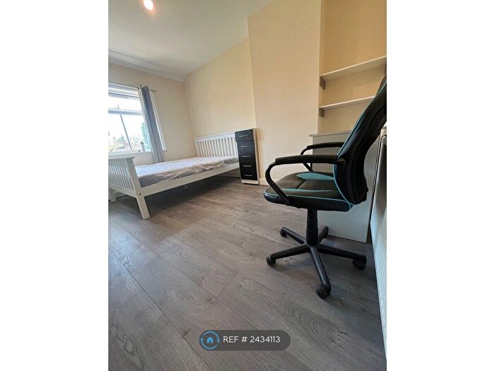 4 Bedroom Semi-Detached House To Rent In Moat House Lane, Coventry, CV4