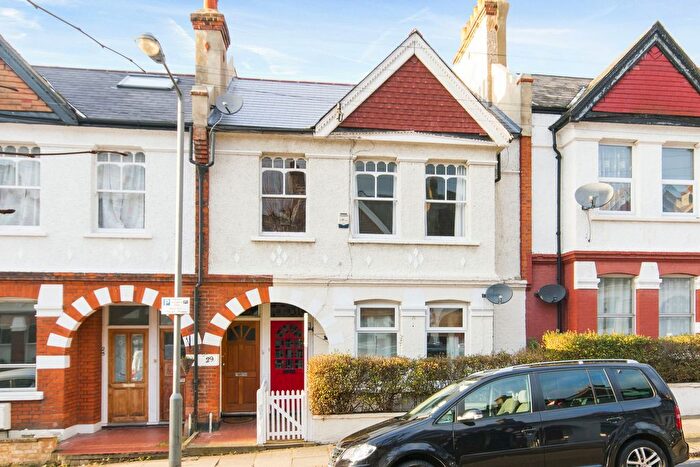 2 Bedroom Flat For Sale In Salterford Road, Tooting, SW17