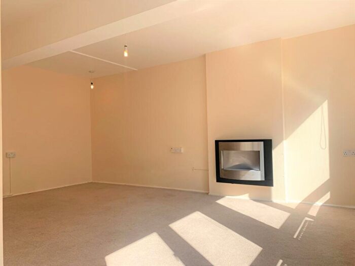 Flat To Rent In Bath Street, Old Street, EC1V