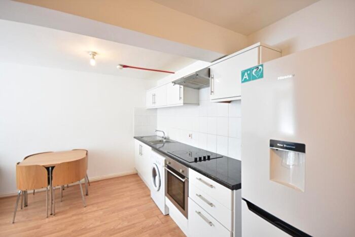 3 Bedroom Flat To Rent In Portman Mews, Newcastle Upon Tyne, NE2