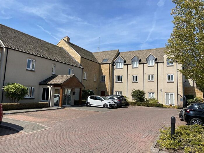 2 Bedroom Flat For Sale In Station Road, Bourton-On-The-Water, Cheltenham, GL54