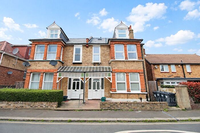 2 Bedroom Flat To Rent In Pownall Road, Hounslow, TW3