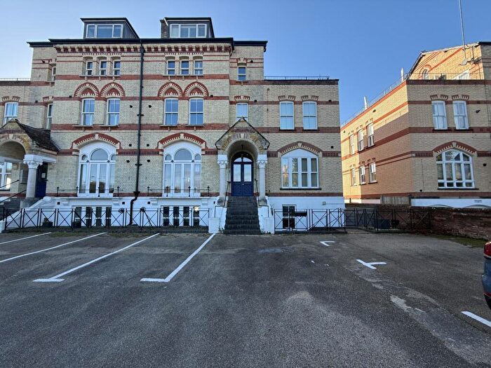 1 Bedroom Apartment To Rent In Fairmile, Henley-on-Thames, Oxfordshire, RG9