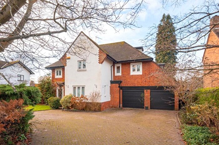 5 Bedroom Detached House For Sale In Almond Avenue, Leamington Spa, Warwickshire, CV32