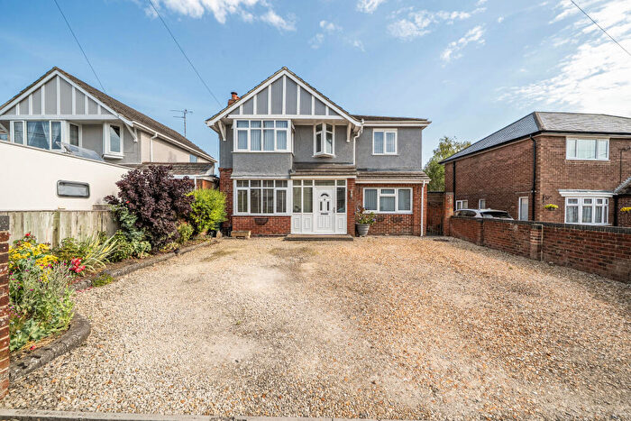4 Bedroom Detached House For Sale In Perrys Lane, Wroughton, Swindon, SN4