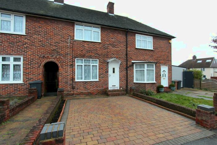 2 Bedroom Terraced House To Rent In Manor Farm Drive, Chingford, E4