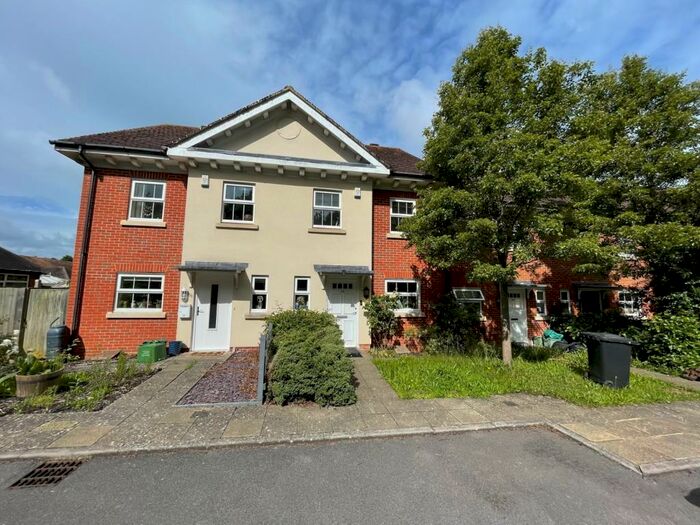 3 Bedroom Terraced House To Rent In Jago Court, Newbury, RG14
