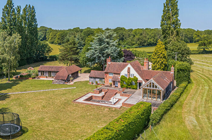 3 Bedroom Detached House For Sale In Odiham Road, Odiham, Hook, RG29