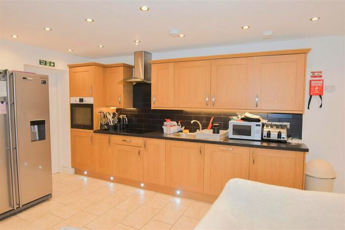 5 Bedroom Property To Rent In Walpole Street, York YO31