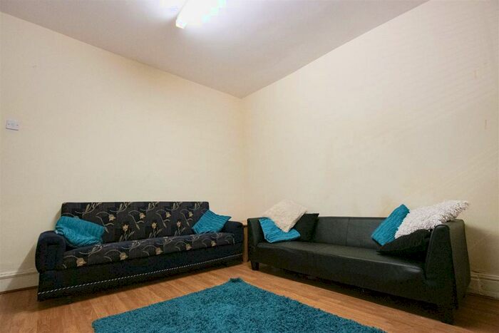 3 Bedroom House To Rent In Heeley Road, Birmingham, B29