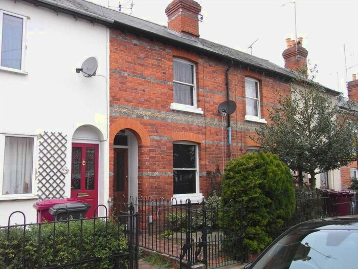 2 Bedroom Property To Rent In Blenheim Gardens, Reading, RG1