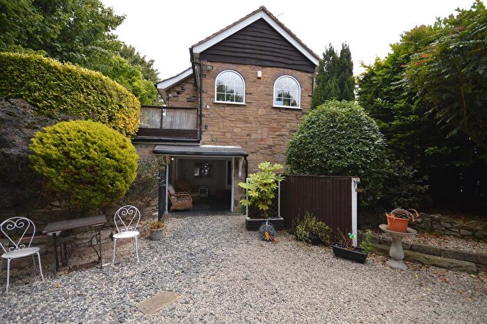 4 Bedroom Detached House For Sale In Great North Road, Knottingley, WF11