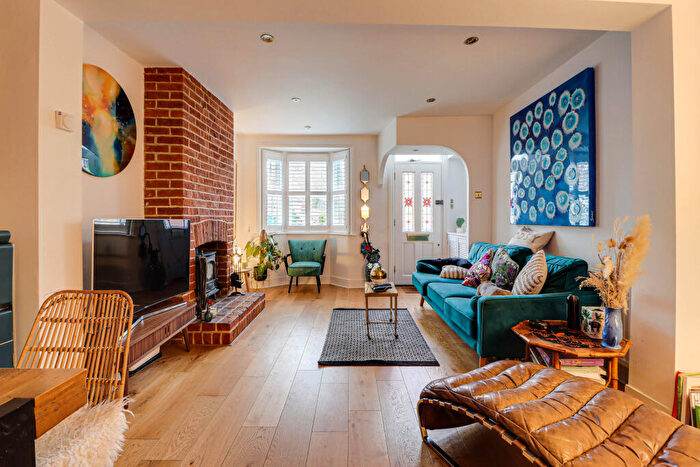 3 Bedroom Terraced House For Sale In Harpenden Rise, Harpenden, AL5