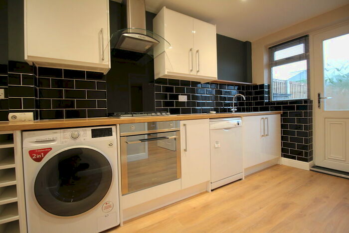 3 Bedroom Terraced House To Rent In Farnborough Road, Nottingham, NG11