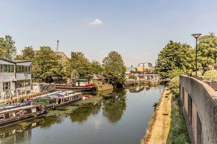 2 Bedroom Flat To Rent In Augustus Close, Brentford, TW8