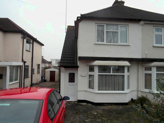 3 Bedroom Semi-Detached House To Rent In Hood Avenue, Orpington BR5