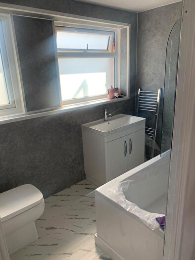 3 Bedroom Terraced House To Rent In Coppicewood Avenue, Bradford, BD7