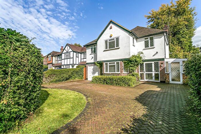 4 Bedroom Detached House To Rent In Holly Lane East, Banstead, SM7
