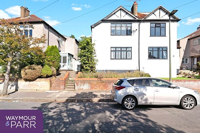 3 Bedroom Semi Detached House For Sale In Sandringham Road, Bromley, BR1