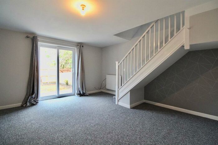 2 Bedroom House To Rent In Wises Farm Road, Hull, HU5