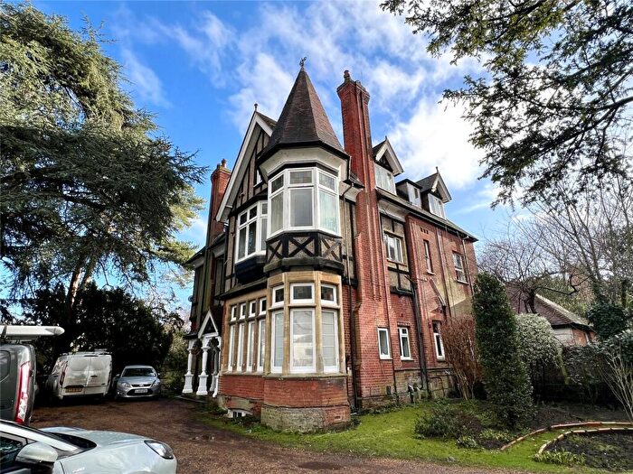 1 Bedroom Apartment For Sale In Cranley Road, Guildford, Surrey, GU1