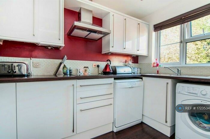 3 Bedroom Semi-Detached House To Rent In Marlborough Way, Billericay, CM12