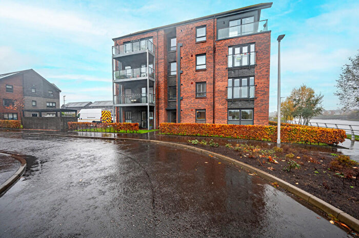 2 Bedroom Flat For Sale In Fingal Avenue, Renfrew, PA4