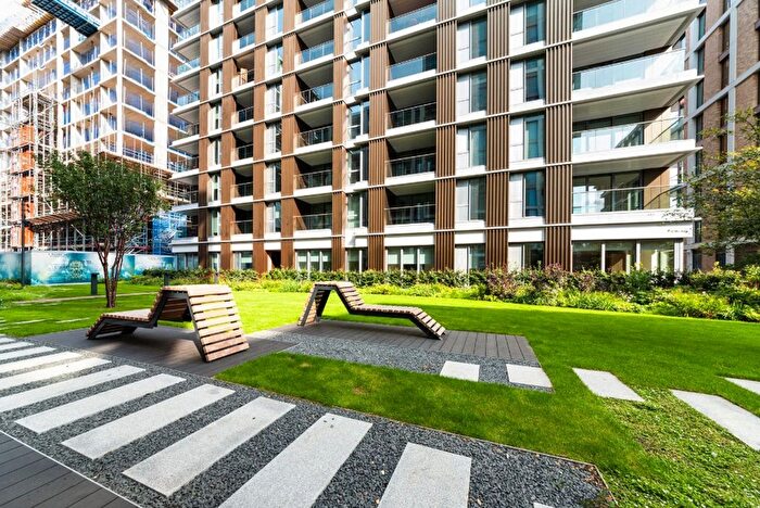 2 Bedroom Flat To Rent In Prince Of Wales Drive, Battersea, SW11