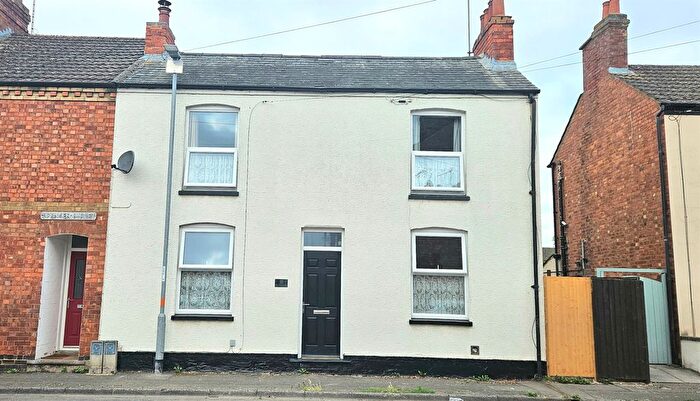 2 Bedroom End Of Terrace House For Sale In Spencer Street, Burton Latimer, Kettering, NN15