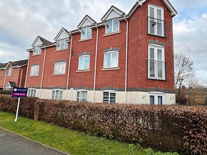 2 Bedroom Flat For Sale In Pipers Lane, Kenilworth, CV8